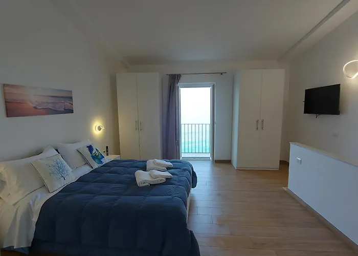 Marina House 펜션 *