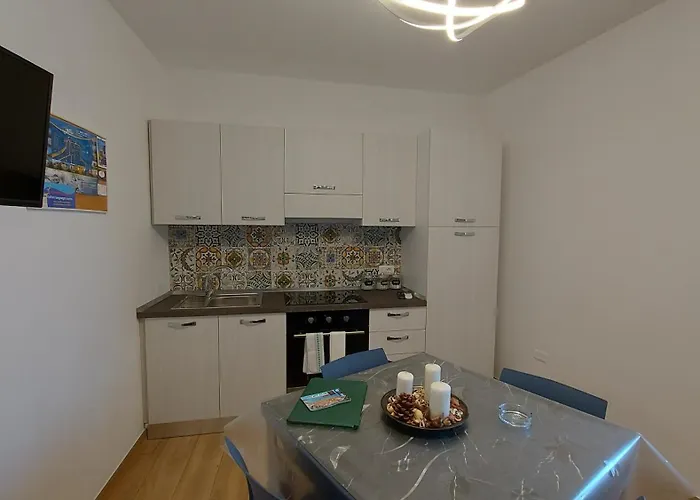 Marina House 펜션 *