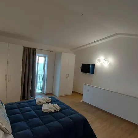 Marina House 度假居 切法卢