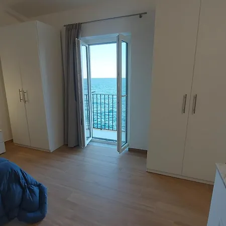 Marina House * 切法卢